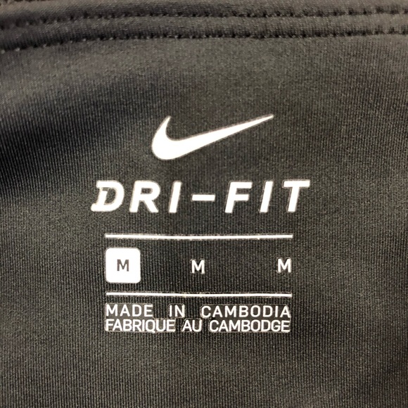 🥳🎉🎊 Host Pick 🥳🎉🎊 - Women’s Nike Capri Leggings - Picture 3 of 4